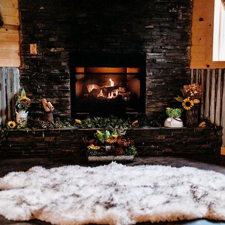 Big Horse Inn And Suites Lewistown Екстериор снимка