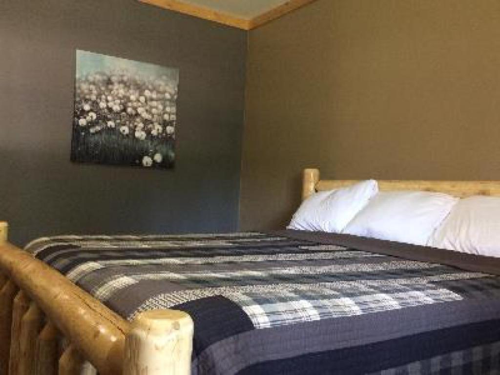 Big Horse Inn And Suites Lewistown Екстериор снимка