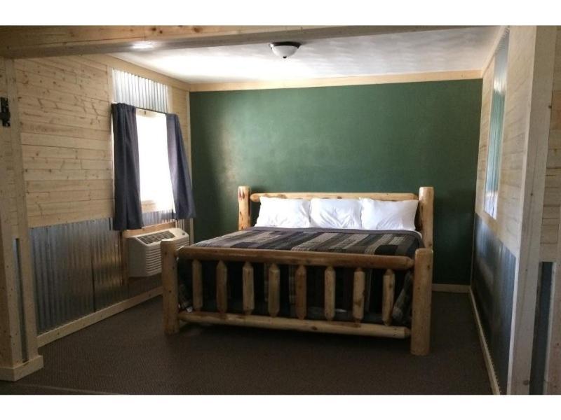 Big Horse Inn And Suites Lewistown Стая снимка