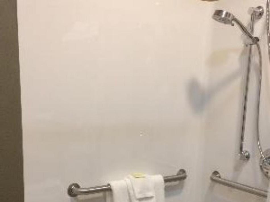 Big Horse Inn And Suites Lewistown Стая снимка