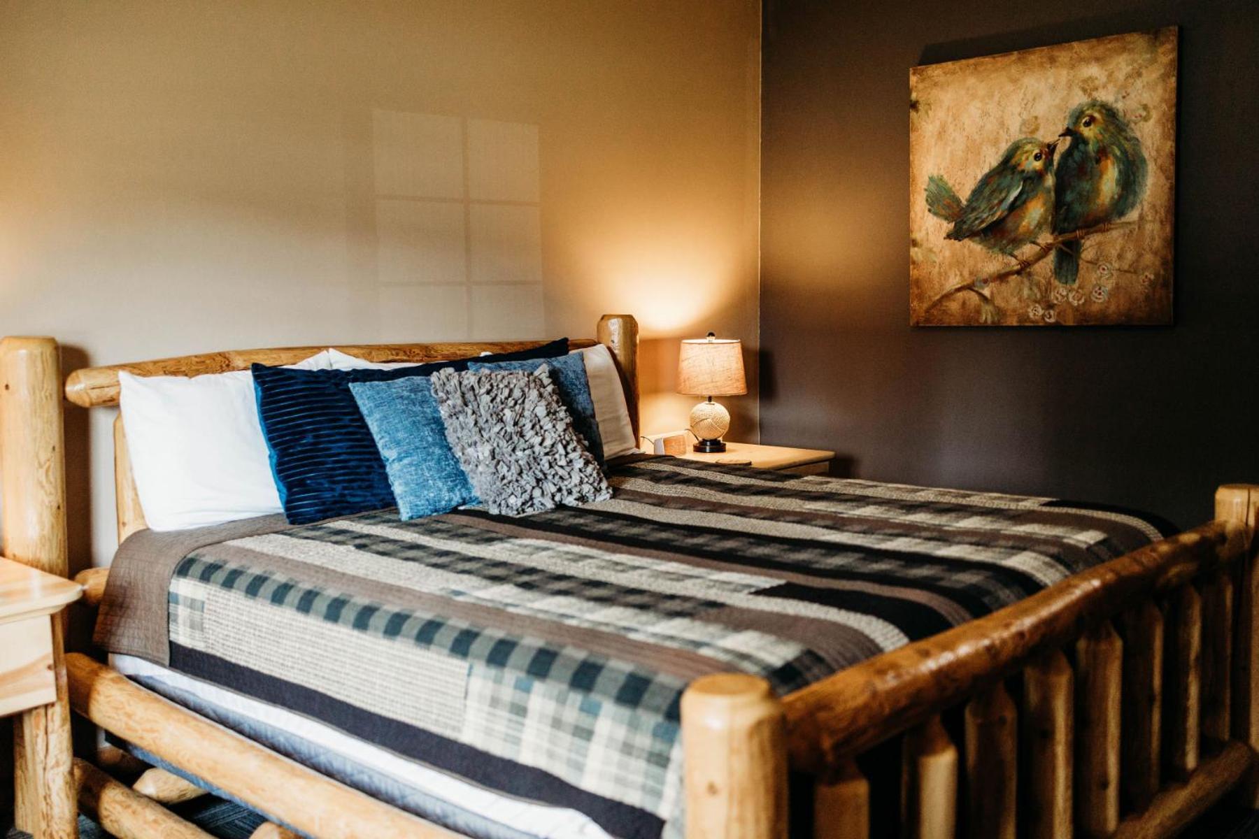 Big Horse Inn And Suites Lewistown Екстериор снимка