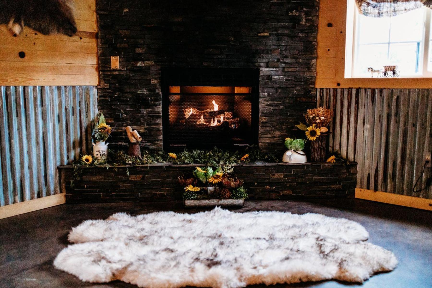 Big Horse Inn And Suites Lewistown Екстериор снимка